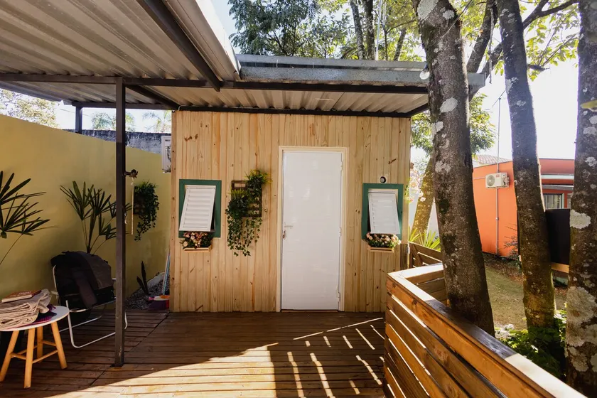 Brazilian mini-house with a Jacuzzi - Image 1