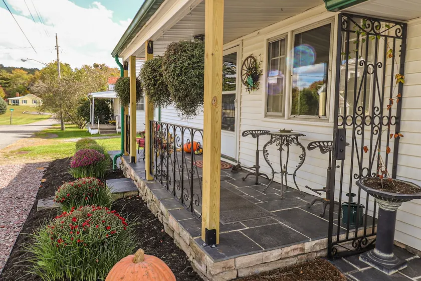 Edge of Town Getaway - Image 1