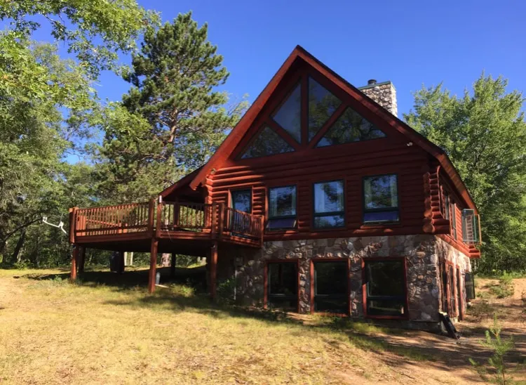 “Rustic Feel” Log Cabin In The Country - Image 1