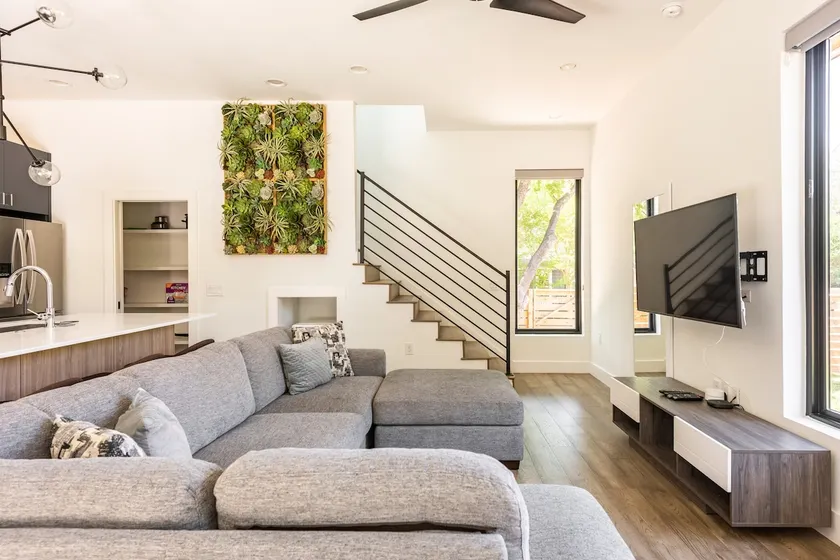 Chic and Boutique - Central Austin Estate - Image 1