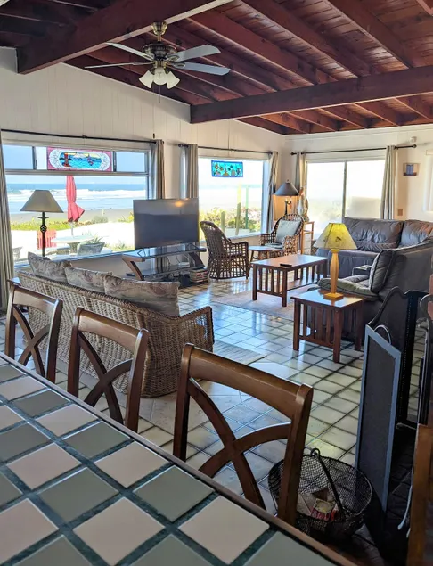 Beachfront Family Home With Room To Relax... - Image 1