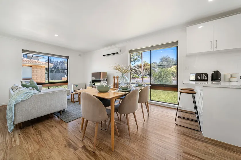 Harmony at Henley Beach—Coastal Style & Comfort - Image 1