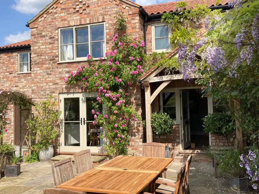 The Old Post Office pretty village 20min from York - Image 1