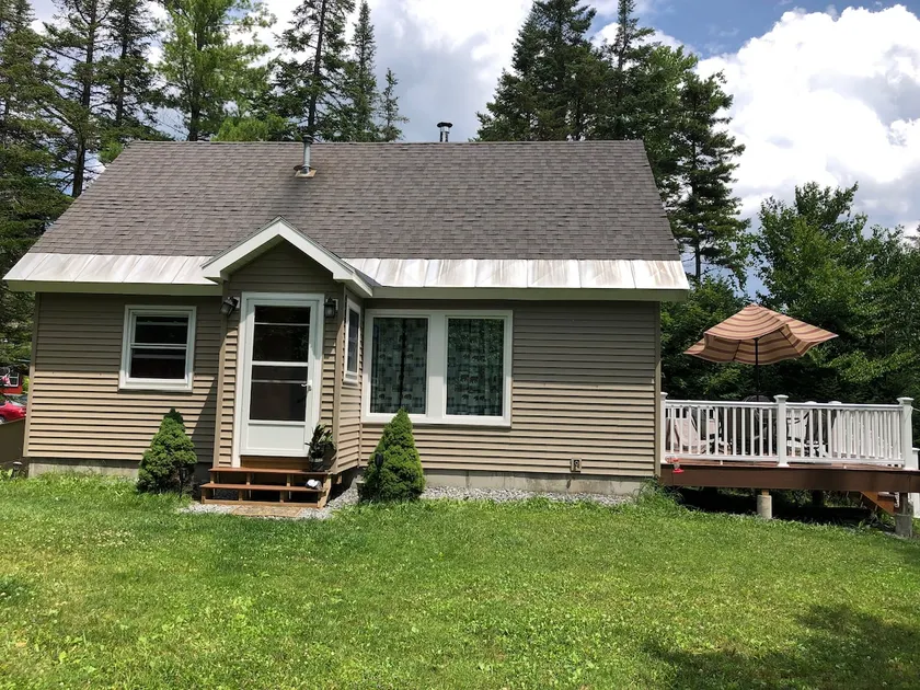 HoneyBear Lake Cottage - Image 1