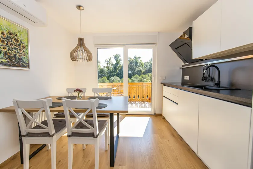 Spacious Apt with Balcony-nr.3 - Image 1
