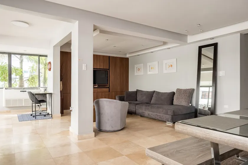 Luxurious beach apt/ w to beach/ and FP generator - Image 1
