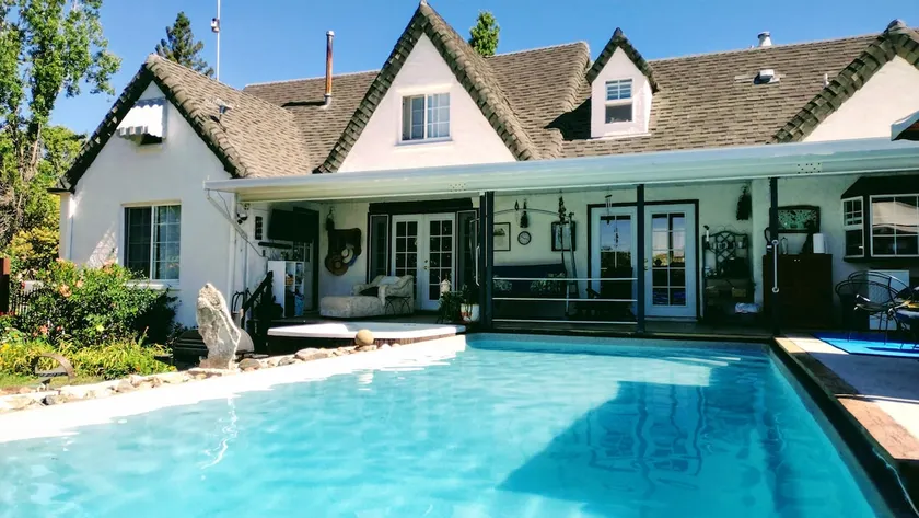 Little Castle Pool, Hot Tub, Napa, Sonoma, San Francisco - Image 1