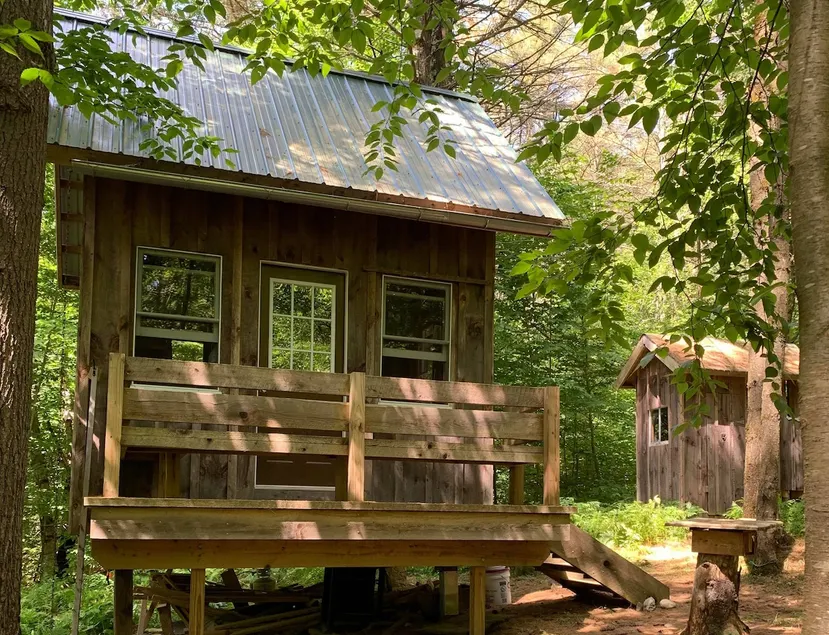 Oma's Cabin - A Quiet, Off-Grid Forest Retreat - Image 1
