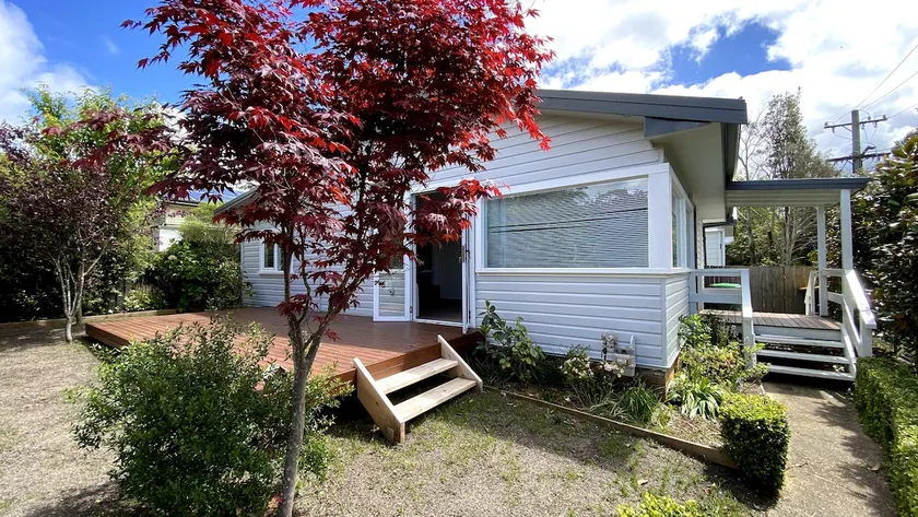 Cheerful Mountain Cottage, 'Lynette' - Image 1