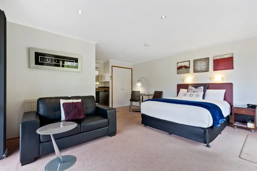 Hepburn Springs Accommodation Suite 1 - Image 1
