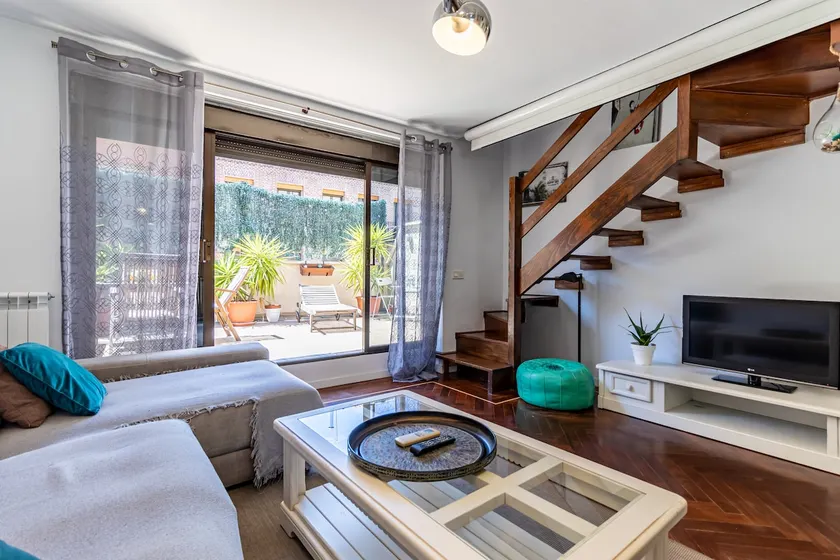 Duplex with terrace-Azca/Nuevos Ministerios area - Image 1