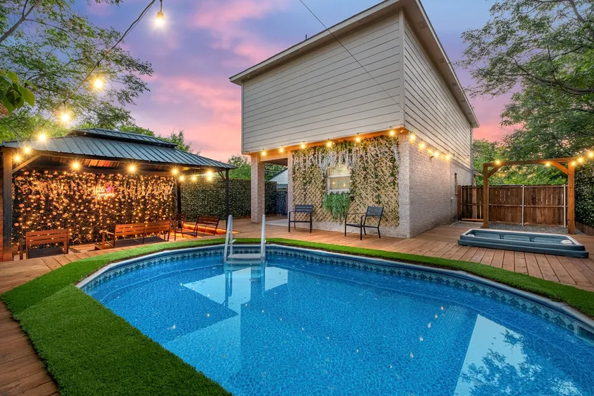 5BR Trinity Groves w/ Pool & Jacuzzi - Image 1