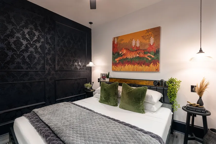 Walk to Bourbon St | Cafe du Monde | Modern 2 BD - Image 1