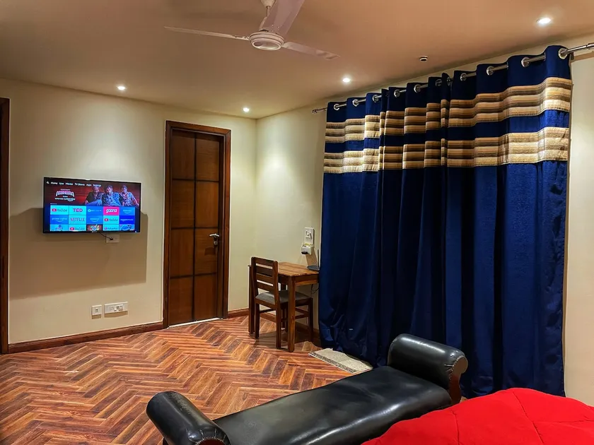Zero Restrictions Full Floor + Terrace for Couples - Image 1