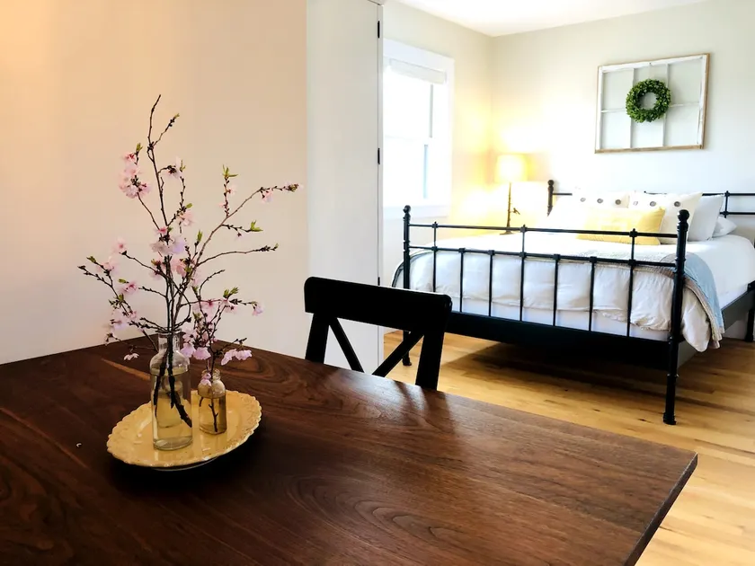 Guesthouse at Hamilton Oaks - Image 1