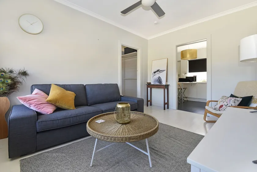 Beachy Keen in Gorgeous Henley Beach - Image 1