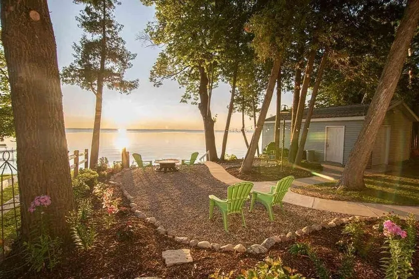 The Bayhouse: Waterfront Views & Epic Sunsets! - Image 1