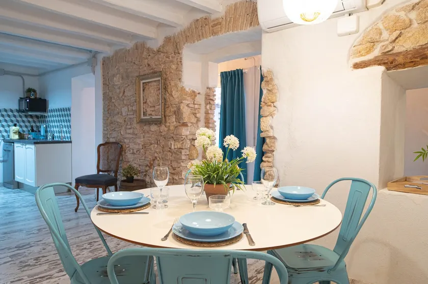 Apartament de la Susanna Old Town Mezzanine - Image 1