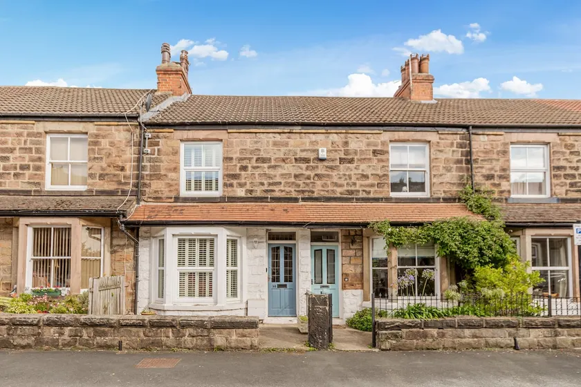 Strayside Cottage Harrogate. Dog friendly. 5 min walk hospital. 15 min walk town - Image 1