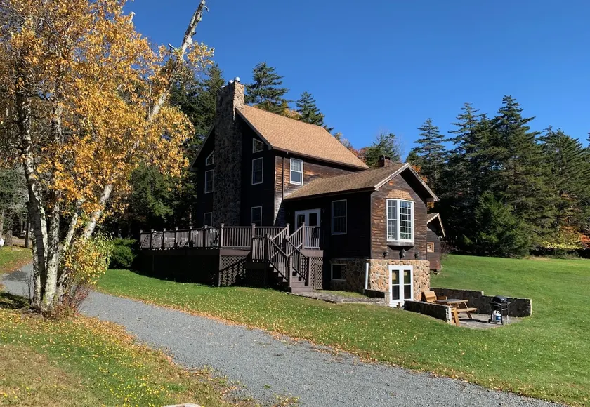 A peaceful mountain getaway no matter what season! - Image 1