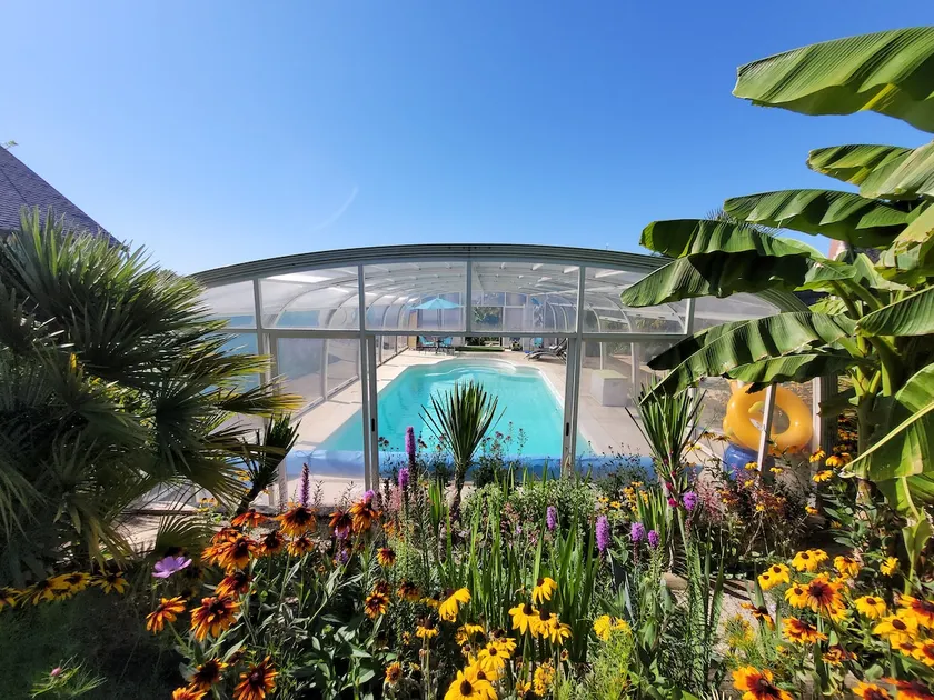 Quiet cottage, private heated pool, not shared. - Image 1