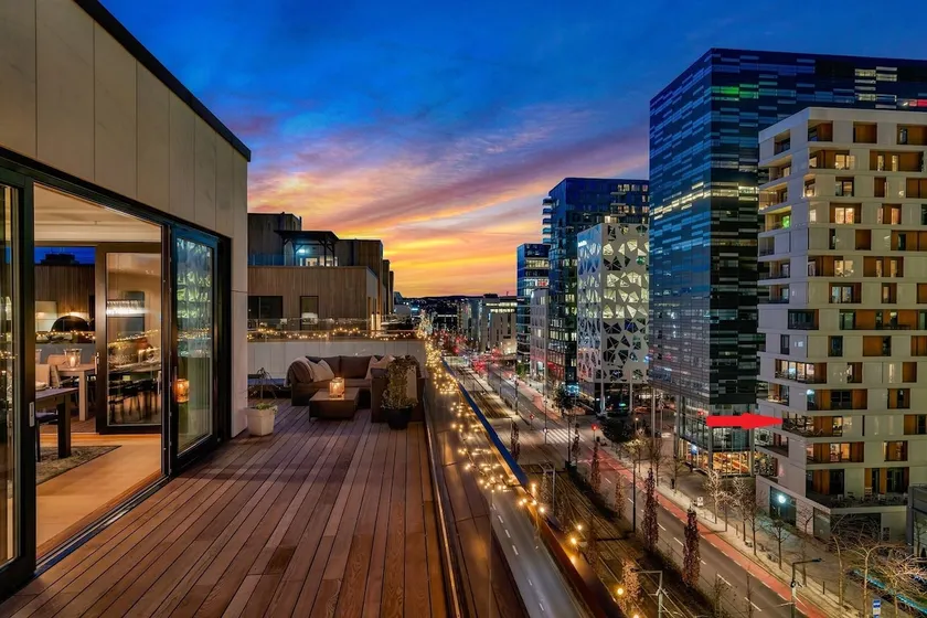 Modern 3bed room sea view apartment @ Oslo Barcode - Image 1