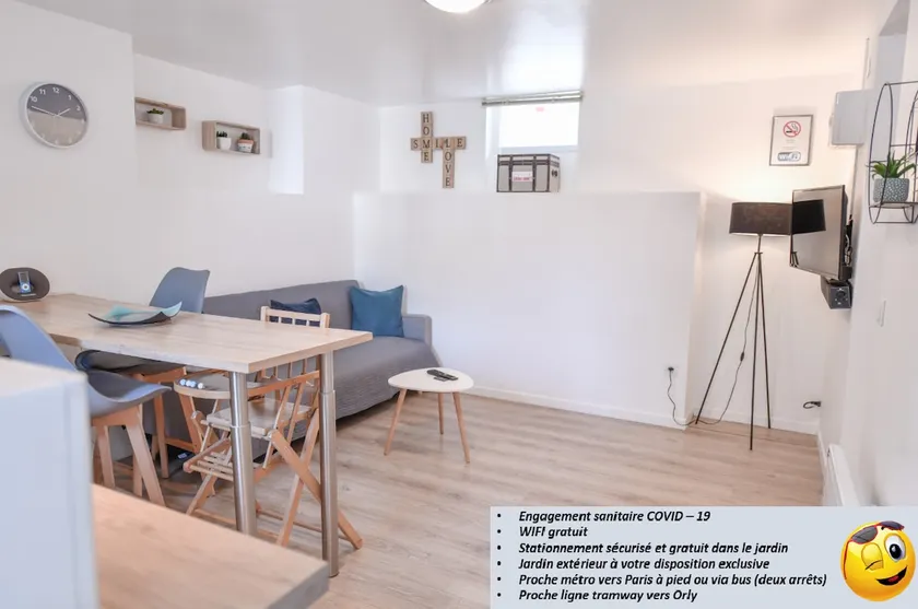 One bedroom apartment with secure free car park - Image 1