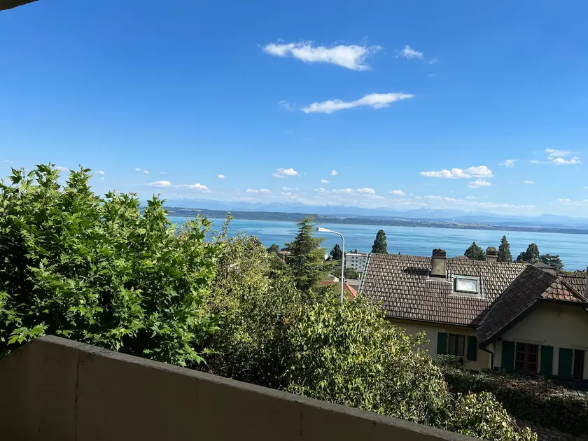 Large apartment. 3 bedrooms, Alpes Rez, Neuchatel - Image 1