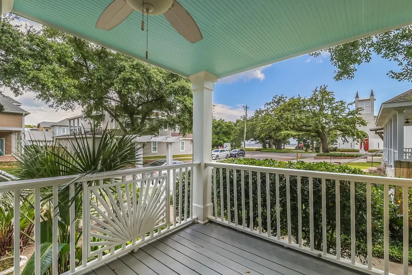 Your Gulf Coast Retreat: Steps from the Sand - Image 1