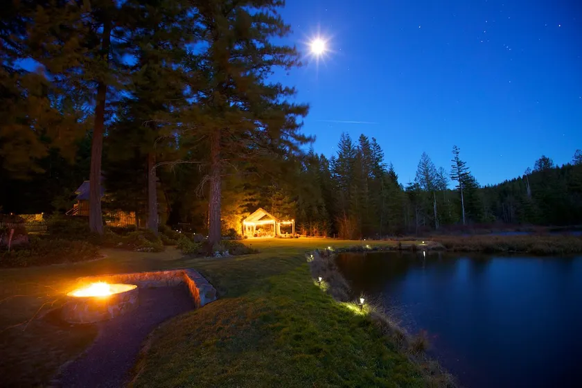 Lakeside Cabin with Loft and Outdoor Pavilion - Image 1