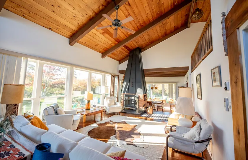 Secluded Midcentury Gem – Art, Sauna & Nature - Image 1