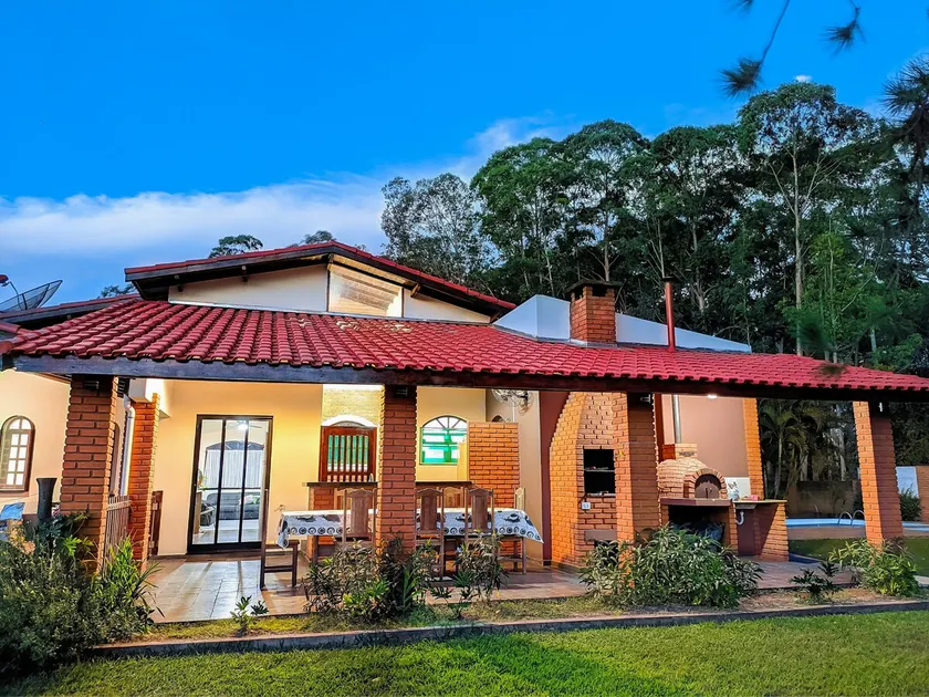Pinheiros Country House with pool - Image 1
