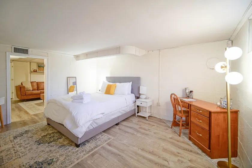 2 Bedroom Guest Suite in LYH- Minutes from Liberty - Image 1