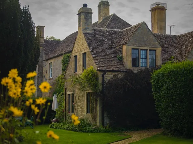 The Old Rectory Cottage, Quenington - Image 1