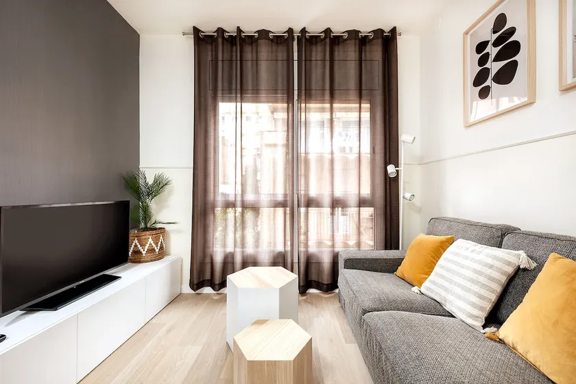 2-Bedroom Apartment in Gracia Nova - Image 1