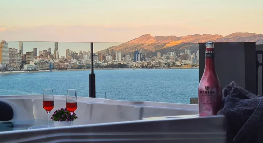 Luxury Apartment with private hot tub - Image 1