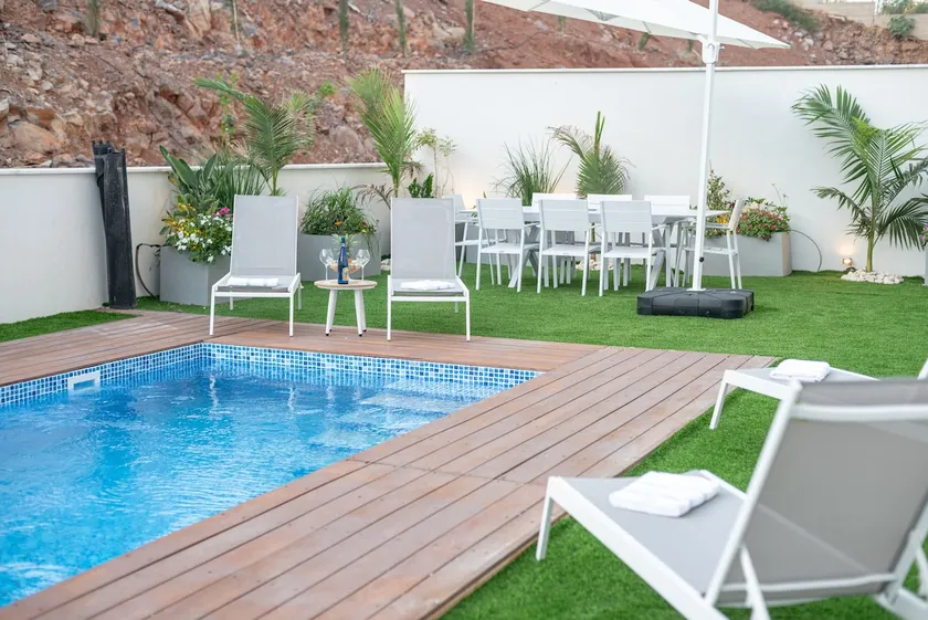 Special garden apartment with a private pool - Image 1