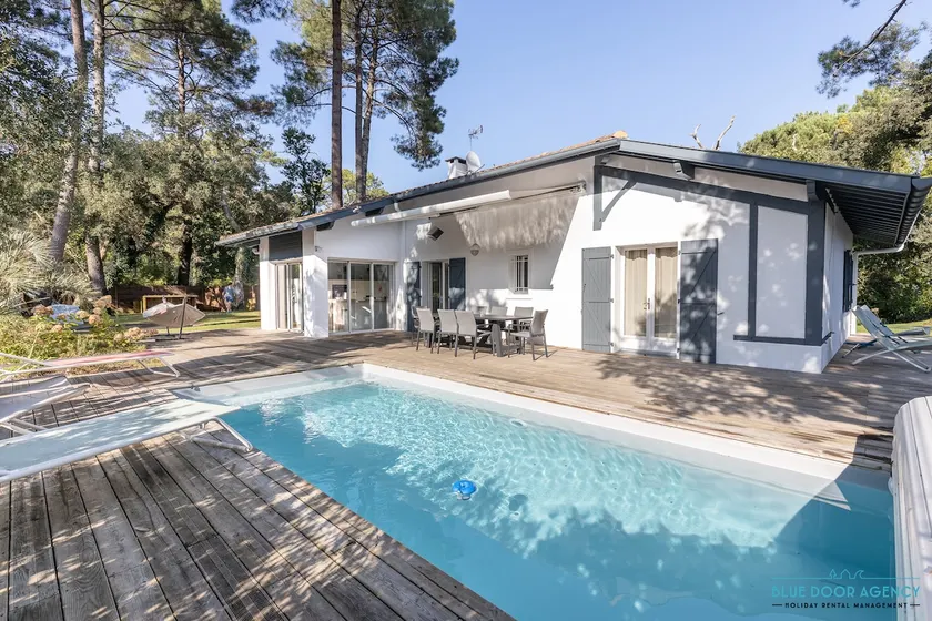 Villa Takamira - piscine chauffée et grand jardin près de golf et plages - Image 1