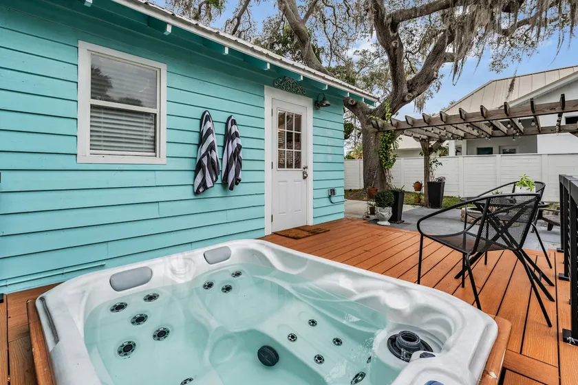 Heart of Town Cottage with Hot Tub - Image 1