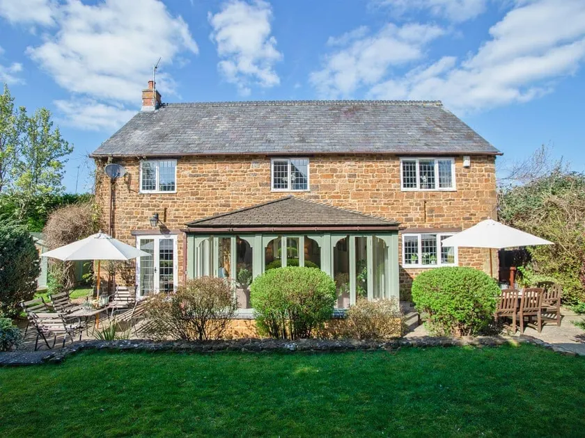 Gorgeous Village Barn, nr Banbury - Cotswolds - Oxfordshire - Perfect Retreat - Image 1