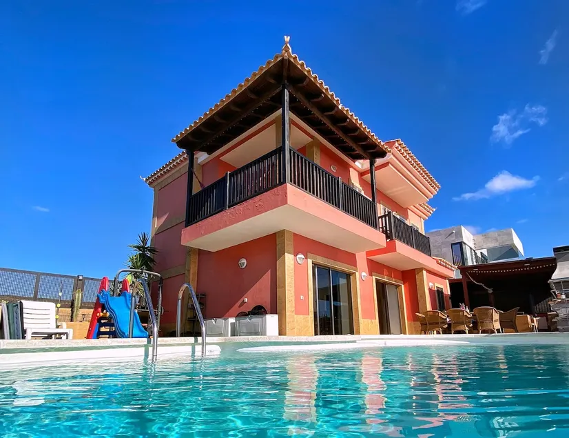 5* Luxury villa: Sea ​​view, jacuzzi & heated pool - Image 1