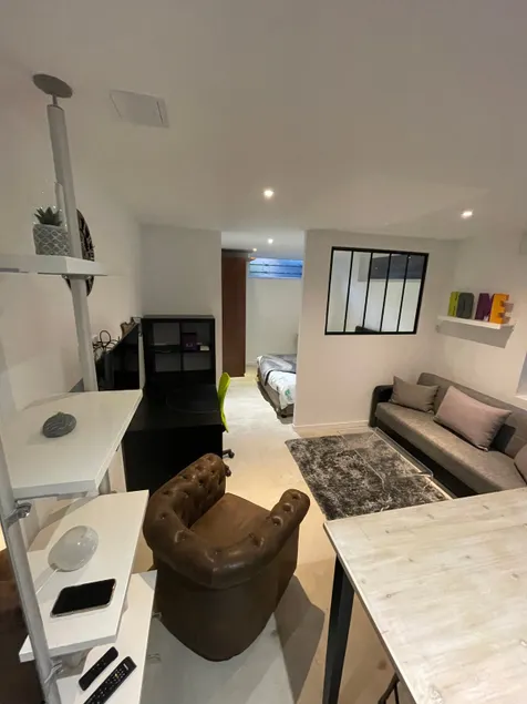 Studio industriel loft neuf avec parking privé - Image 1