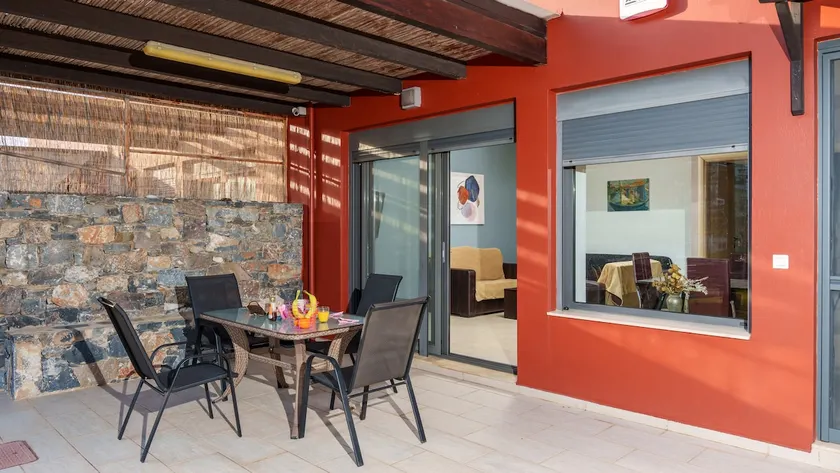 VILLA PASIPHAE- BRAND NEW-2min walk from the beach - Image 1