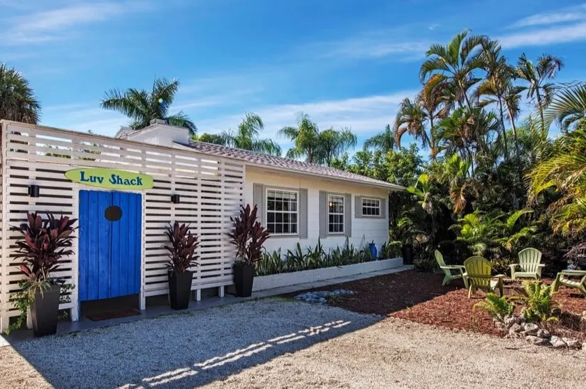 The LUV Shack! · Close to Beaches·Dining·Shopping - Image 1