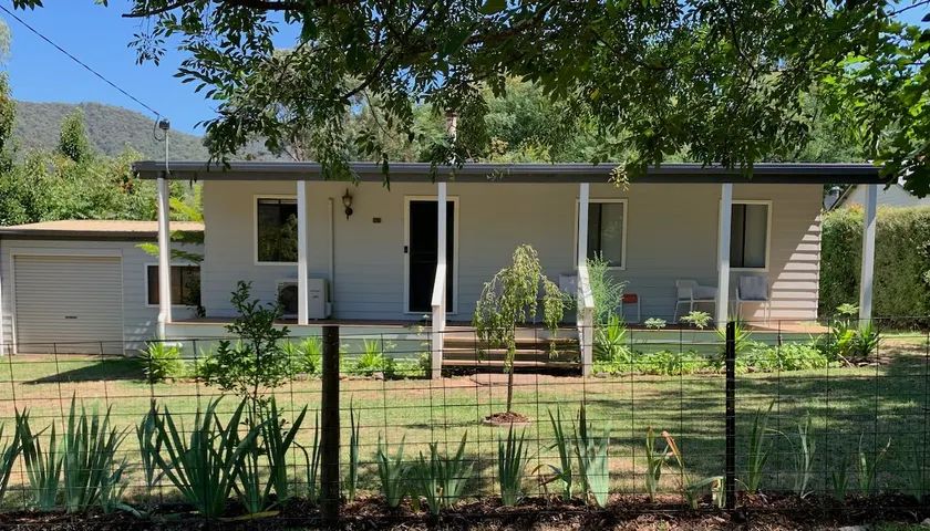 Cosy Cottage in the heart of Jamieson - Image 1