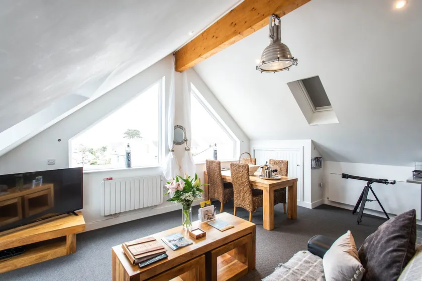 The Lighthouse Penthouse, Studio and Holiday Home - Image 1