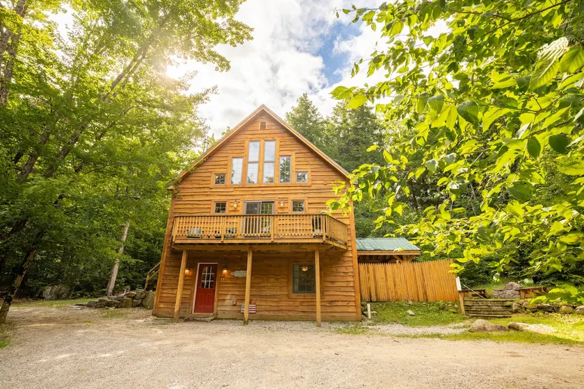 Ski / Lake Chalet Minuten zu SunRvr & N. Pond, 2Kitchens, HotTub, GameRm, WiFi, Kayaks - Image 1