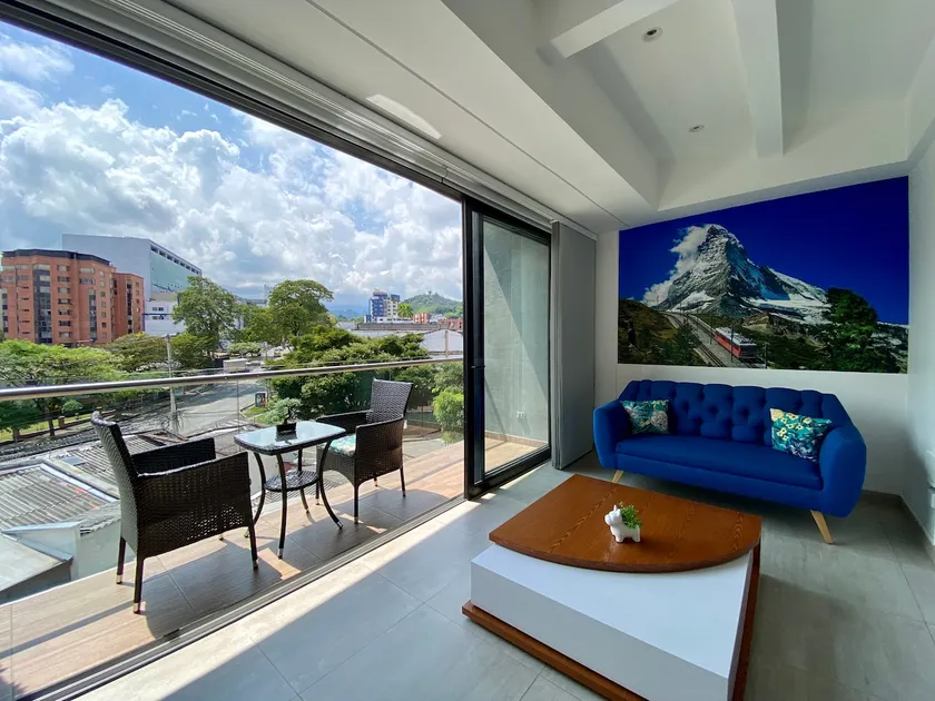 Air conditioning, luxury and a great location! - Image 1