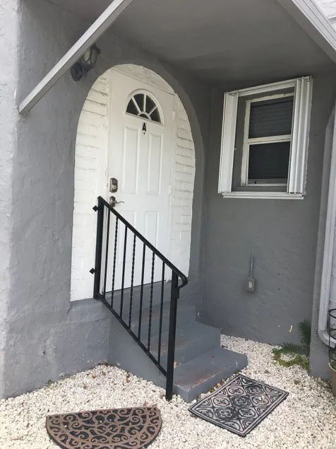 Modern 2/1 Apt near Midtown and Beaches - Image 1