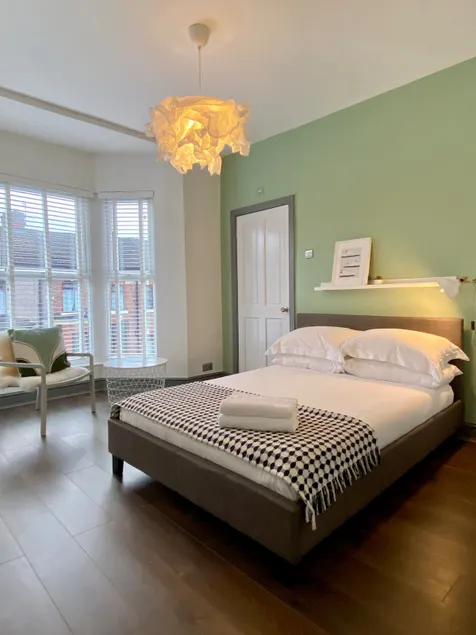Luxury Townhouse Liverpool - 19 ppl - Image 1